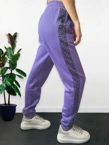 Women's Plush, Sporty And Casual Sweatpants Set, Polyester And Spandex Fabric, Ideal For Fall And Winter Seasons, Sweatshirt With Kangaroo Pocket And Hood, Semi-Skinny Pants, With Elastic At The Boot, Natural Waist Adjustment With Elastic And Drawstring For A Better Fit, With Functional Front Pockets.