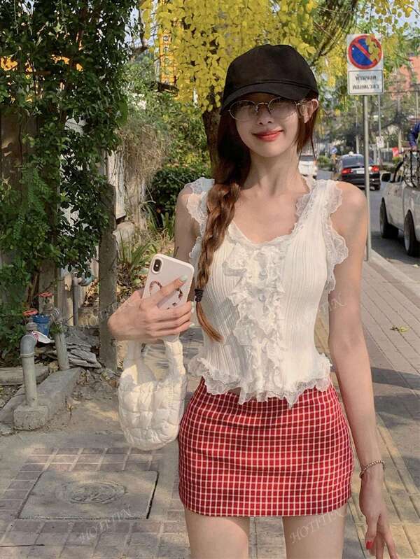 Spring & Summer Sexy Minimalist Design Korean Lace Trim Camisole Top Tank Top Cropped Knit Undershirt For Women