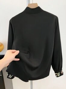 复古优雅端庄中国风春季蝴蝶刺绣黑色金属结纽扣适合农历新年、日常、街头、通勤、家居等场合穿汉服上衣唐装