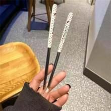 Sanrio Juego de 4 piezas de cubiertos de acero inoxidable con diseño de Hello Kitty - Set de tenedor, cuchara, palillos y bolsa térmica aislada portátil para llevar la comida, ideal para estudiantes, trabajadores y viajes