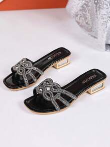 Damskie, eleganckie, błyszczące, letnie sandały na obcasie z grubym obcasem - Czarne - Zobacz 3