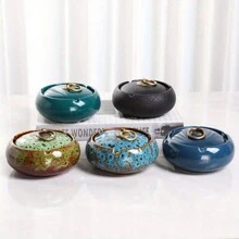 1pc Nordic Glazed Ceramic Ashtray, Simple & Fashionable Covered Windproof Home Ashtray, Suitable For Valentine's Day