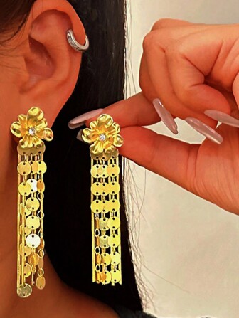 1 par Minimalistiska High-End Cubic Zirconia Flower Drop-örhängen, lyxiga metalliska paljettblomörhängen för kvinnor, fest- och festivalsmycken