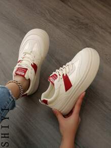 Zapatillas de plataforma minimalistas, versátiles y casuales de moda