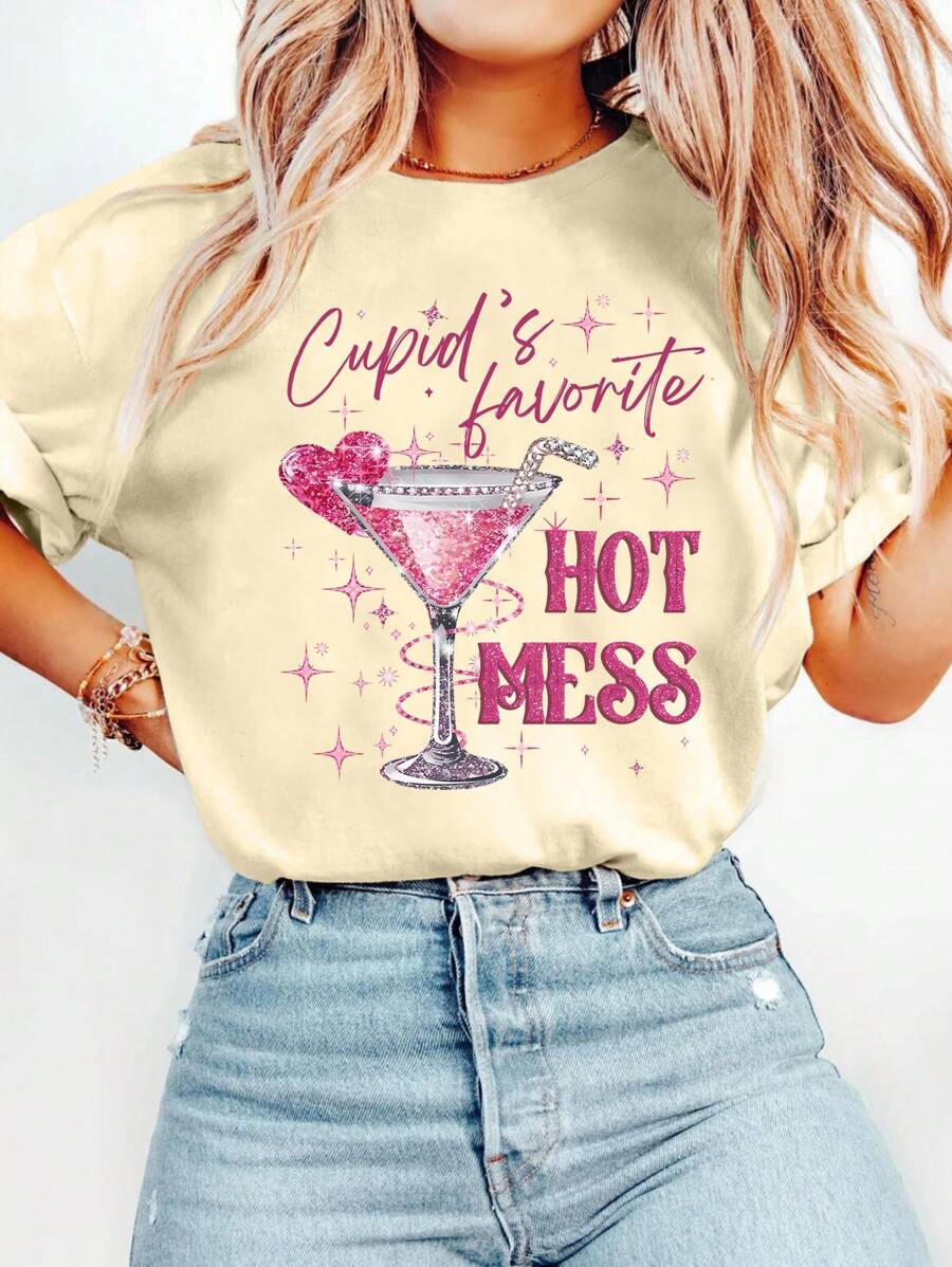 Cupid's Hot Mess PNG, Glitter Valentine's Day Martini Png, Valentine's Day Drink T-Shirt Png, Margarita Valentine's Day Png, Glitter Cupid, Love Heart Digital Graphic Print T-Shirt, Short Sleeve Crew Neck Casual Top For Summer & Spring, Women's Clothing - 杏色 - 查看 1