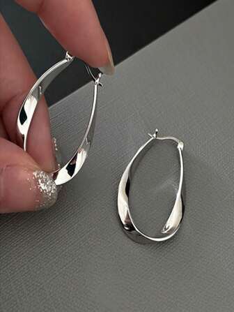 1 Pair Minimalist Elegant Moebius Earrings, Asymmetrical Oval Hoop Earrings, New Chic Accessories