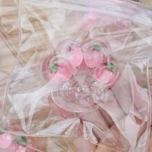 草莓小猫爪子挤压玩具 - 柔软缓慢上升的抗压力玩具，适合青少年和成人，是理想的节日/生日礼物，多种颜色，适合冬季、新年