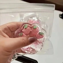草莓小猫爪子挤压玩具 - 柔软缓慢上升的抗压力玩具，适合青少年和成人，是理想的节日/生日礼物，多种颜色，适合冬季、新年