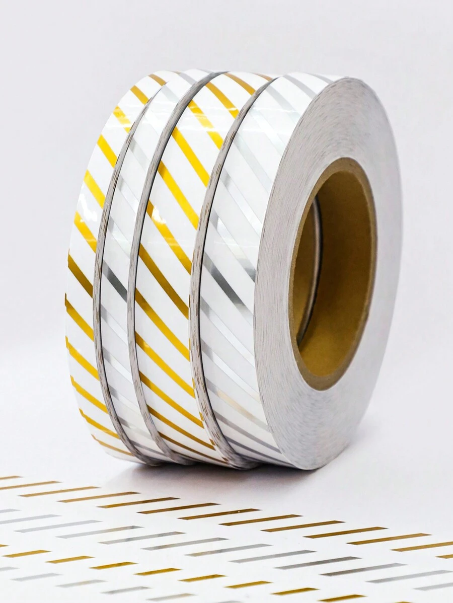 قطعة واحدة طول 50 متر / 1968.5 بوصة شريط لاصق أكريليك ذو خطوط قطرية ذهبية وفضية على نفلون متعدد البوليستر لأعمال الحرف اليدوية، تشطيب حواف الحوائط DIY ، ديكورات جرافيك فنية، ديكور المنزل، ديكور الحمام، ديكور غرفة النوم، ديكور غرفة المعيشة، ورق جدران شخصي