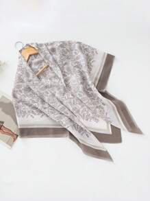 1条110*110厘米激光切割包边白色精致花卉印花大方巾，新款波西米亚风亚麻柔软轻盈透气波浪边头巾披肩花卉组合印花巴厘岛雪纺方巾披肩