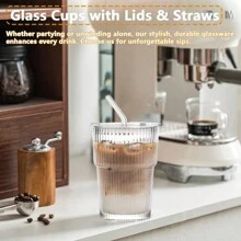 6 juegos de vasos de vidrio de 12 oz/350 ml con tapas y pajitas, vasos de vidrio duraderos acanalados, vasos para café y jugo, un juego de exquisitos recipientes de vidrio, reutilizables. - transparente - Ver 4