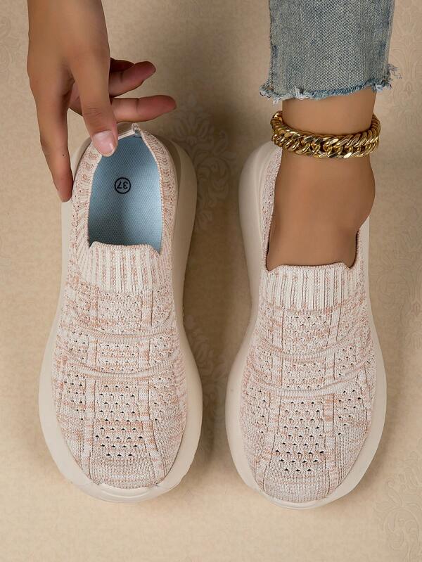 Damen atmungsaktive, bequeme gestrickte Slip-On Schuhe mit weicher Sohle, rutschfest, leichtgewichtig für Freizeitaktivitäten in Innenräumen, beige