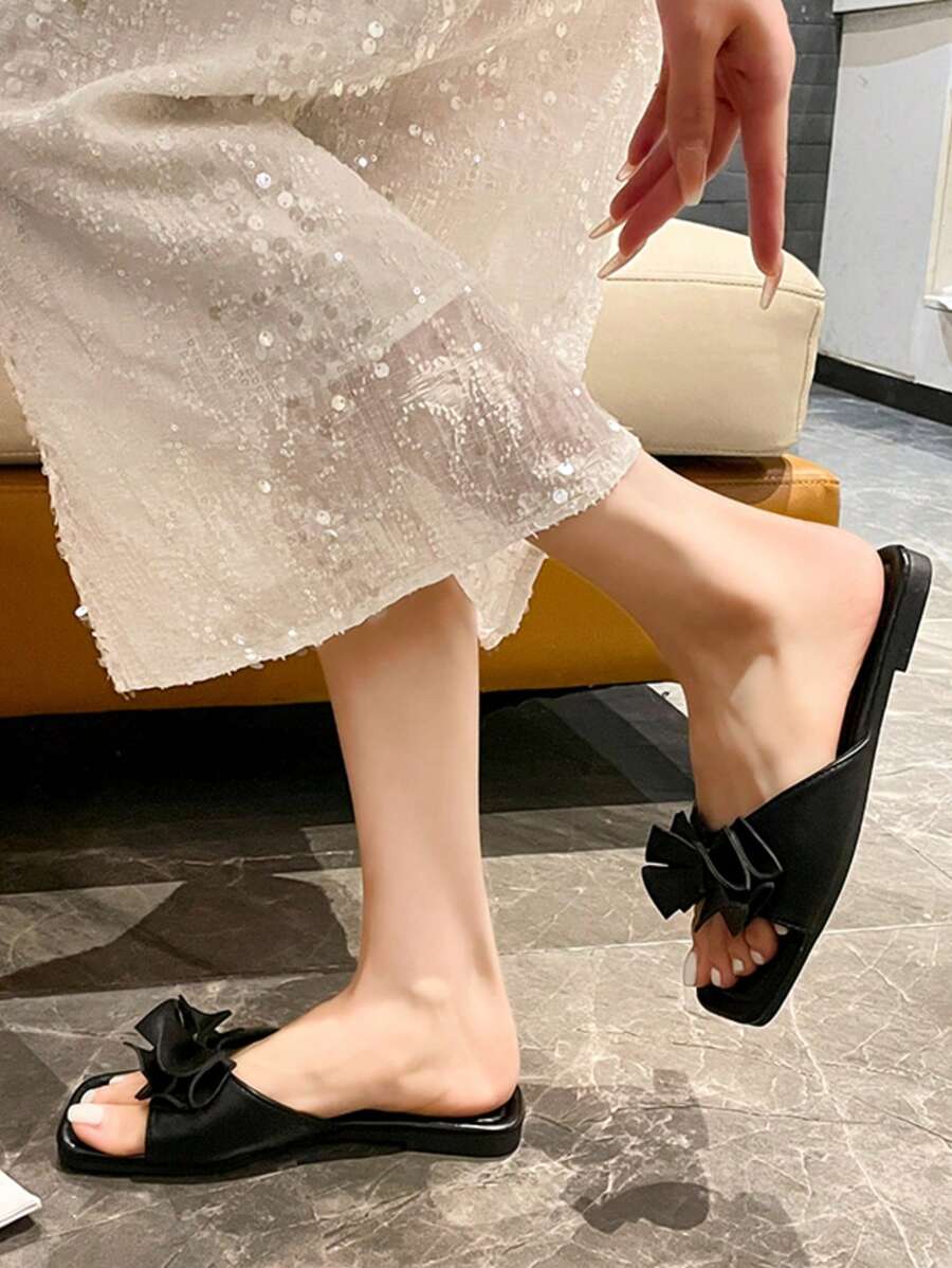 Sandales mode femme, tongs pour l'extérieur, élégantes plates-formes d'été casual, ornées de strass, de perles, de dentelle fleurie bohème. Sandales confortables avec bride de cheville élastique pour la plage.