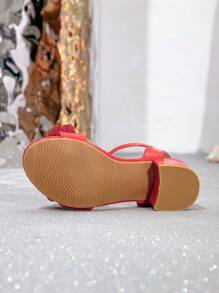 1 paire de sandales à talons hauts de luxe, à la mode, élégantes et polyvalentes pour les filles