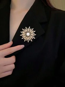 1 件时尚个性化水晶和珍珠装饰胸针