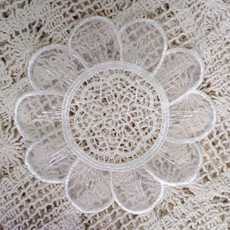 1pc Flower Design Hollow Vintage Style Cup Mat