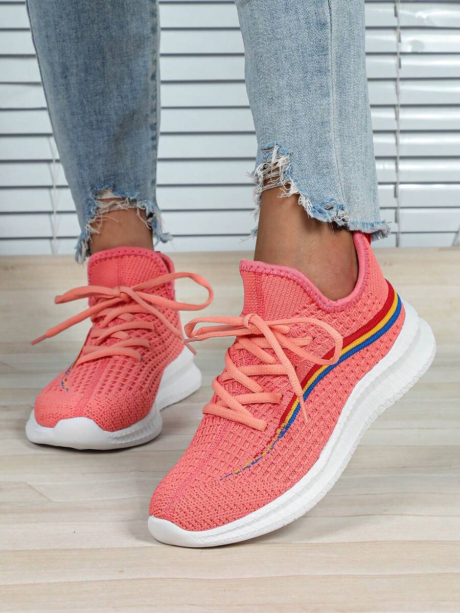 Chaussures décontractées pour femmes nouvelle mode printemps/été. Élégantes chaussures roses pâle polyvalentes avec bordure tricolore. Légères et confortables en Glissant, conviennent pour le travail, le fitness, les voyages. Bout rond, basse, multifonctionnelle. Cadeau idéal pour la Saint-Valentin. Chaussures de course pour femmes - carmin - Voir 1