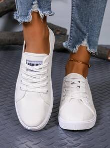 أحذية رياضية بيضاء مقاس كبير للنساء، أحذية كاجوال منخفضة الرقبة، رياضية بنمط رباط للطالبات وغيرهن، متعددة الاستخدامات ومريحة (يرجى طلب مقاس أكبر بمقاس واحد نظرًا لأن الأحذية تكون صغيرة )' - أبيض - مشاهدة 4