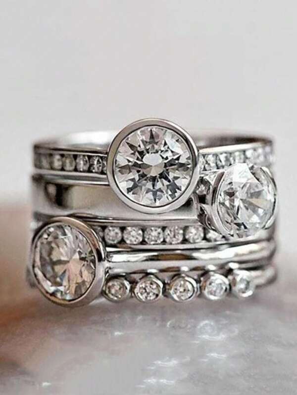 1 pezzo Anello a cerchio con cristalli incastonati, di forma rotonda, argento, gioiello di moda, minimal, scintillante, accessorio da donna per feste, matrimoni, regalo