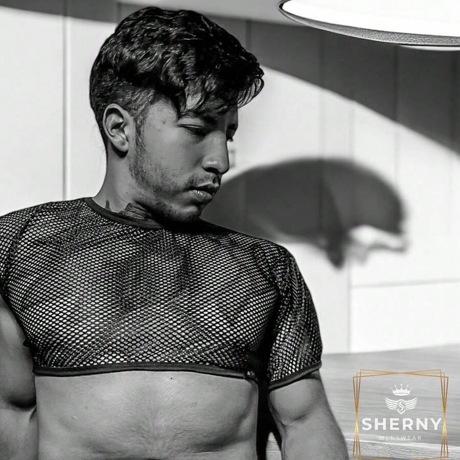 CROP TOP SEXY PARA HOMBRE DE MALLA CON TRANSPARENCIA - Negro - Ver 1
