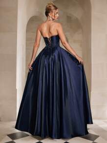 VIPGIRL 奢华藏蓝色无肩带高开衩A字连衣裙，饰以精致腰部细节，适合女士出席舞会、正式晚宴、化装舞会、派对、婚礼及其他场合，尽显春季优雅派对风范。 - 藏蓝色 - 查看 2