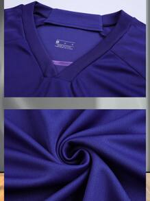 Kit de football masculin personnalisable inspiré de l'Argentine - Ensemble de maillot et short personnalisé, style de conception de domicile. Logo, numéro et contenu textuel personnalisables