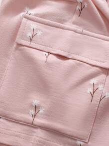 Set de 2 piezas de ropa de verano para niñas: Camiseta de manga corta rosa con estampado de conejo que dice "Cherish Friendship" y shorts tipo cargo a juego con estampado floral - Ropa suave para niñas jóvenes