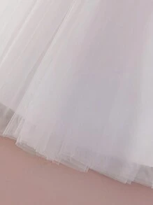 女婴白色蕾丝薄纱连衣裙、洗礼礼服、生日派对礼服