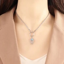 1 pieza Collar con colgante de escudo de piedra natural de acero inoxidable para mujer, color dorado en cadena retorcida de moda
