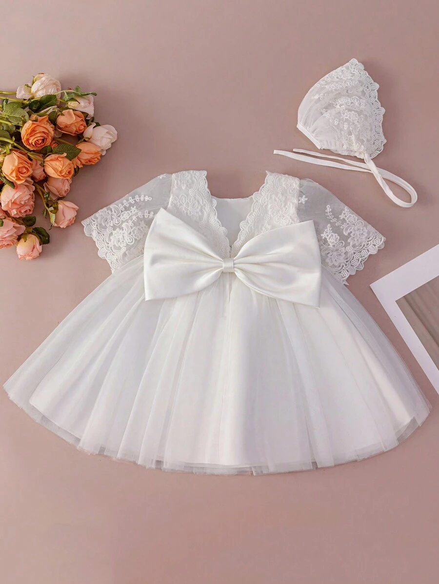 女婴白色蕾丝薄纱连衣裙、洗礼礼服、生日派对礼服