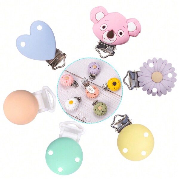 عبوة من 6/10 مشابك سيليكون دائرية متعددة الألوان مختلطة عشوائيًا بتصاميم الدبابير والقلوب والأزهار الحلوة للزينة، وتصميم ثلاثي الثقوب مانع للانزلاق، لصنع الإكسسوارات والمشغولات اليدوية والخرز والحلي