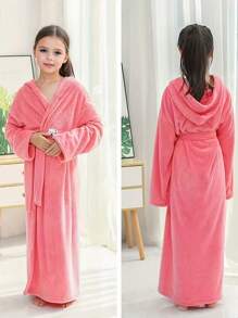 1 件儿童长款连帽浴袍，带熊刺绣，长度 100 厘米/39.37 英寸，采用超柔软温暖的珊瑚绒制成，适用于浴室、游泳池、卧室，是送给儿童的绝佳礼物