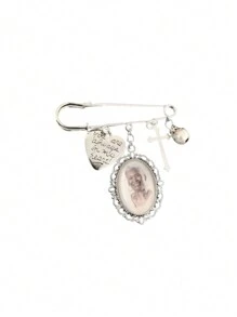 1 pièce d'épinglette photo personnalisée adorable avec un cristal de temps est une décoration unique et étincelante pour le mariage. Incrustez soigneusement les photos des parents, de la famille, des amoureux et des amis proches à l'intérieur, afin que les visages des personnes importantes soient toujours avec vous et témoignent des moments les plus heureux de la vie ensemble. Revivez la beauté à l'anniversaire, devenez un souvenir unique lors de la fête et offrez-le à votre amoureux pour exprimer votre amour infini.