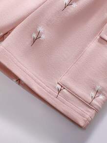 Set de 2 piezas de ropa de verano para niñas: Camiseta de manga corta rosa con estampado de conejo que dice "Cherish Friendship" y shorts tipo cargo a juego con estampado floral - Ropa suave para niñas jóvenes