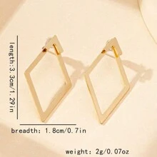 1 par de pendientes minimalistas con forma geométrica hueca en forma de diamante. El diseño de los pendientes tiene dos estilos de uso, pinzas para la oreja con forma de diamante única, apropiados para mujeres