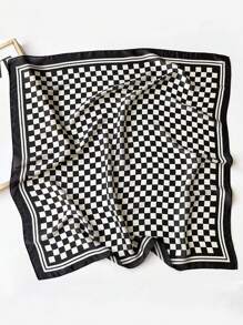 1条27.5英寸*27.5英寸黑白棋盘格纹仿丝方巾，经典百搭，适合女性日常装饰、街头风和商务场合穿着。 - 黑與白 - 查看 4