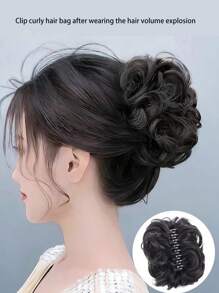 1 pièce Pince à cheveux synthétique frisée avec gros bouton, soyeuse et naturelle. Chignon invisible réaliste, convient pour les cheveux fins, chauves, port quotidien. Couleur unie, style bohème décontracté. Pince à cheveux en fibre pour toutes les saisons