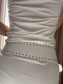 1 chiếc thắt lưng dạng gợn sóng đinh tán Y2K phong cách Mỹ, thắt lưng cong mới, thắt lưng bất đối xứng đa năng cho mùa hè, mùa thu, mùa đông, Halloween - trắng - Xem 4