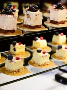 10Pcs-Sturdy Round Cake Boards 8,10 And 12 Inch, Gold Cardboard Cake Circles Plate Scalloped Base 3 Size Cake Base,Cardboard Cake Rounds Cake Base, Waterproof And Oil-Proof Cake Boards For Cake DIY, Dessert And Crafts Display