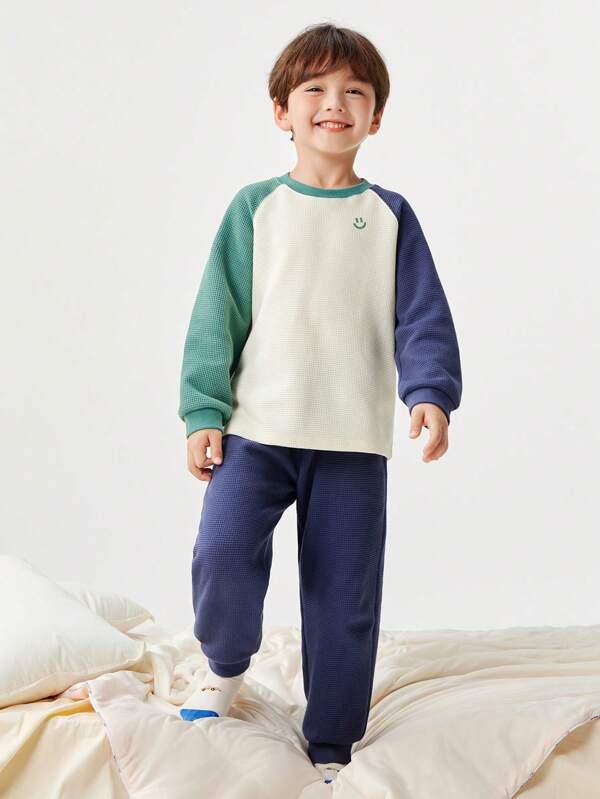 mini bala Kleine Jungen Pyjama Set, hautsympathisch und weiche Homewear