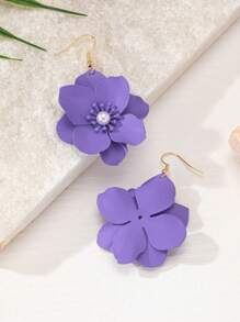 1 par de pendientes florales delicados con diseño de pétalos multicapa, centro de perla artificial, adecuados para uso diario de mujeres o como regalo para el amor