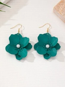 1 par de pendientes florales delicados con diseño de pétalos multicapa, centro de perla artificial, adecuados para uso diario de mujeres o como regalo para el amor