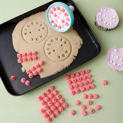 1 Bộ (1 Con dấu + 2 Khuôn mẫu con dấu) Con dấu chữ cái làm bánh quy, Bộ khuôn chữ cái và số, Con dấu bánh quy và fondant, Khuôn bánh quy sáng tạo, Bộ con dấu chữ cái làm bánh quy, Dụng cụ làm bánh DIY đa năng, Quà tặng gia đình & giao tiếp, Khuôn làm bánh ngọt hình chữ cái, Thích hợp để làm kẹo, bánh quy, sô cô la, kẹo dẻo, thạch, món tráng miệng, đá viên và nhiều hơn nữa