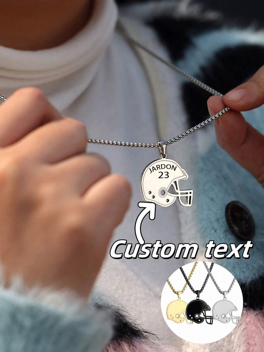 1款时尚简约橄榄球头盔项链，镌刻定制款式，运动迷必备配饰！工艺精湛，彰显个性风格，适合球迷、球员以及热爱运动的你。独特的设计，情侣、朋友送礼的首选，让爱与激情随着项链传递，铭记每一个热血瞬间！ - 彩色 - 查看 1