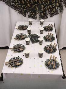 带有生日快乐主题印花的防水一次性桌布，双色生日快乐字母设计，适合生日派对，防油防水 - 彩色 - 查看 5