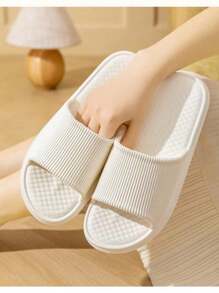 1 双男女通用室内拖鞋，柔软舒适速干 EVA 材质，防滑，适用于家居和浴室保暖，适合闺蜜节、宠物派对、嘉年华等场合。