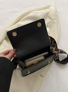 Women's Fashionable Wide Strap Acrylic Chain Small Square Crossbody Bag, Minimalist Design, Versatile For Work & Daily Use - Black - View 11