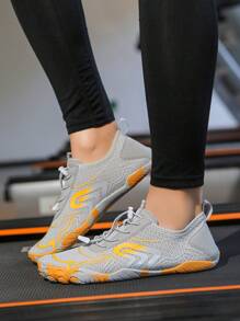 Chaussures de sport d'intérieur unisexes, chaussures à semelle souple pour la conduite, chaussures de couple pour la plage, chaussures de sport mode pour hommes, chaussures de plongée pour hommes, chaussures aquatiques, modèles mode transfrontaliers, chaussures de plage pour hommes, chaussures de fitness outdoor à cinq doigts perméables à l'eau pour la pêche, la baignade et la course sur la plage