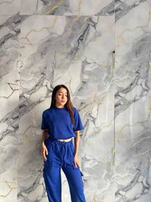 Conjunto de dos piezas para mujer: top informal de manga corta con cuello redondo y pantalones largos con bolsillo con cordón - Azul - Ver 2