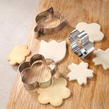 3pcs Stainless Steel Flower Shaped Cookie Cutters, Stainless Steel Biscuit Mold, Flower Shaped Mold, Rose Flower Cookie Mold For Mother's Day, Easter Cookie Baking, Pastry DIY, Cake And Bread Cutting - Silver - View 4